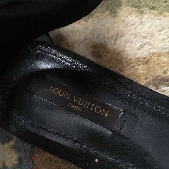 Authentic LOUIS VUITTON Black Suede Flat 'Cocktail' Sandals 37 - Picture 6 of 10